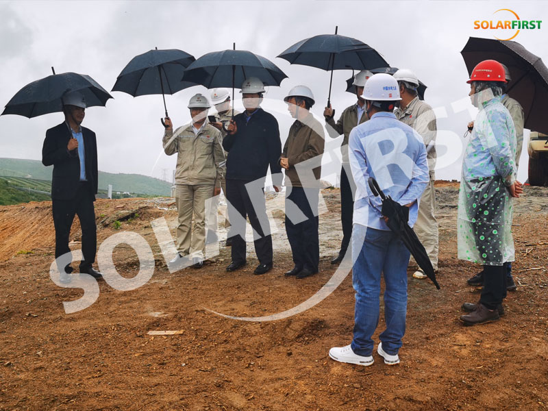 Leaders of the Sinohydro and China Datang Corporation visited and inspected the 60MW solar park in Dali Prefecture, Yunnan.