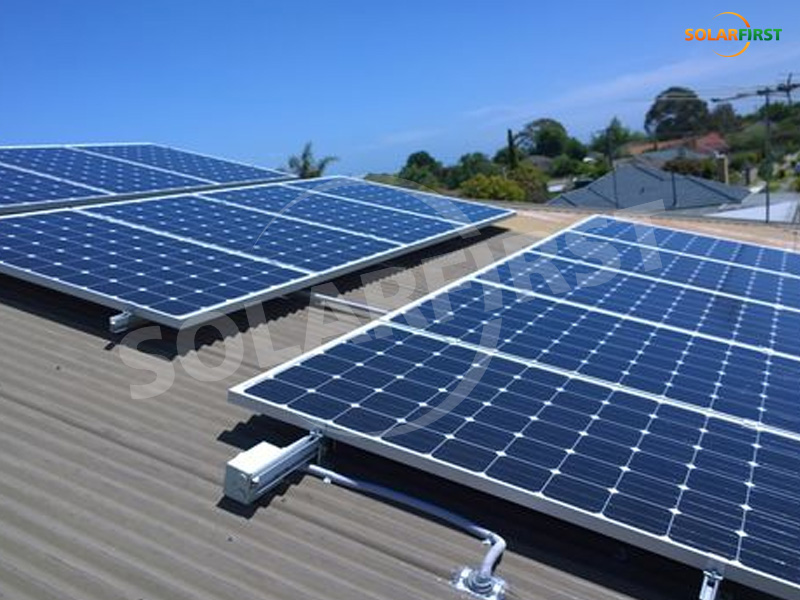 Different types of solar roof mounting systems